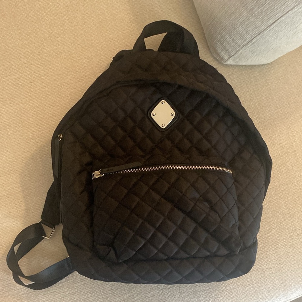 Quilted black backpack-New